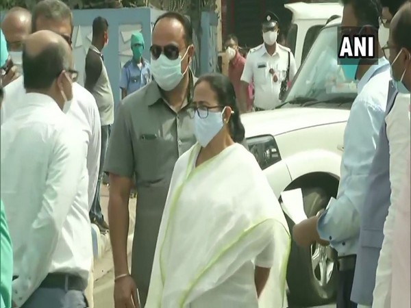 Chief Minister Mamata Banerjee arrives at hospital on Thursday. (Photo/ANI)