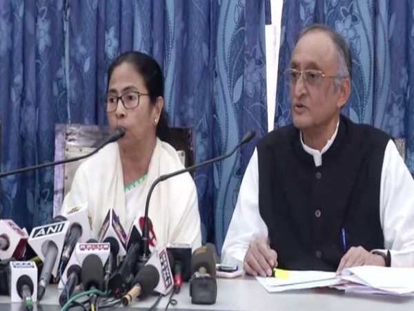 West Bengal Chief Minister Mamata Banerjee (left) and state Finance Minister Amit Mitra addressing a post-budget press conference on Monday. Photo/ANI
