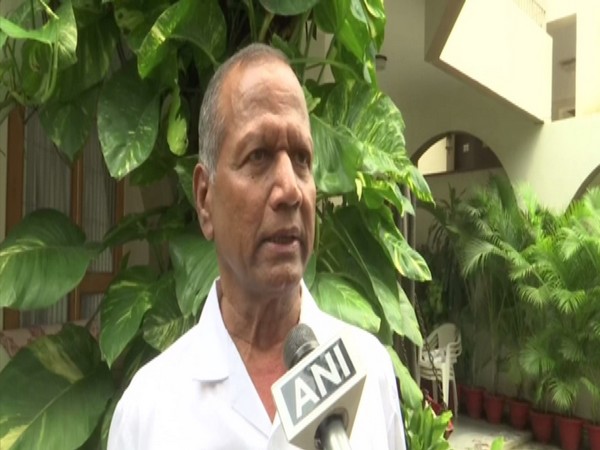 Senior Congress leader Manak Singh talking to ANI on Thursday. Photo/ANI