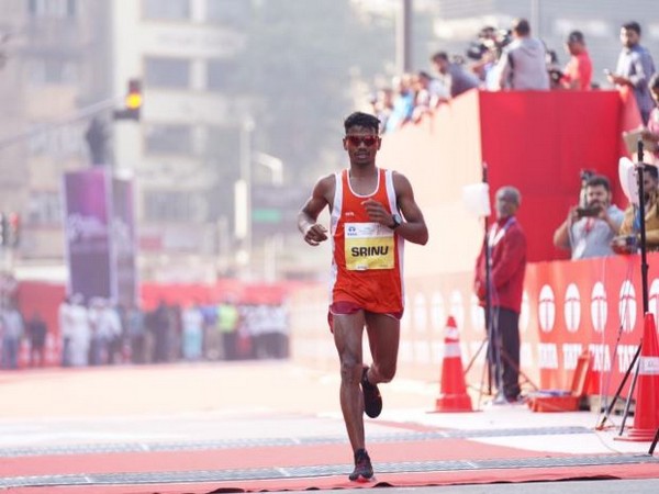 Srinu Bugatha (Photo/ Tata Mumbai Marathon Twitter)