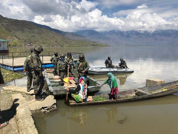 Indian Navy's MARCOS commandos reached out to the fishermen community at Wular Lake.