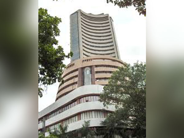 indices open higher for the fourth consecutive session on Thursday