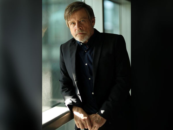  Mark Hamill