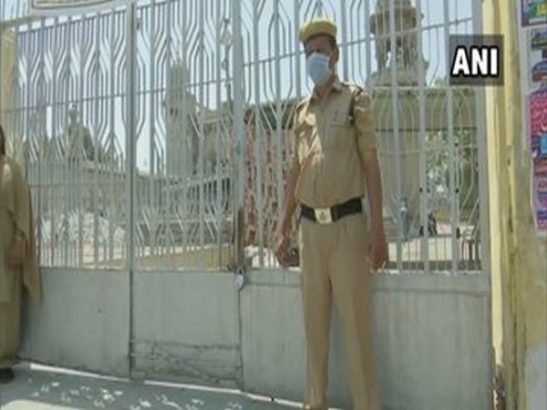 Mecca Masjid in Hyderabad closed amid lockdown