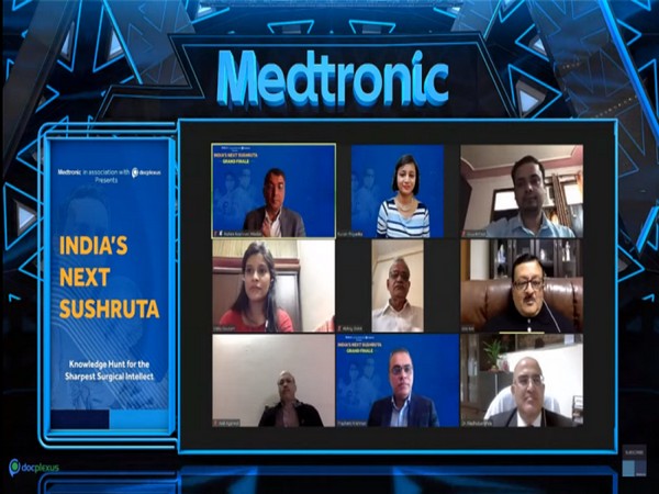 Winners of India's Next Sushruta with the Jury and Medtronic India Leadership