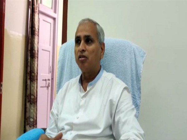 Hospital dean Dr DS Meena speaking to reporters in Jaipur on Friday. Photo/ANI