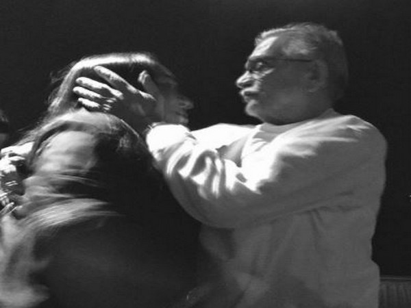 Filmmaker Meghna Gulzar with father, lyricist Gulzar (Image Source: Instagram)