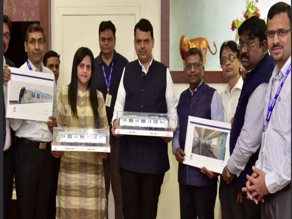 CM Devendra Fadnavis unveiled a model of Mumabi Metro Line-3 on Friday (Photo/ANI)