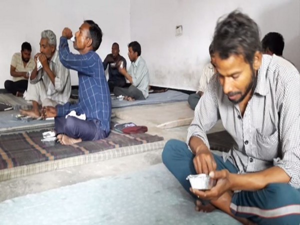 People at a shelter home in Aligarh. Photo/ANI