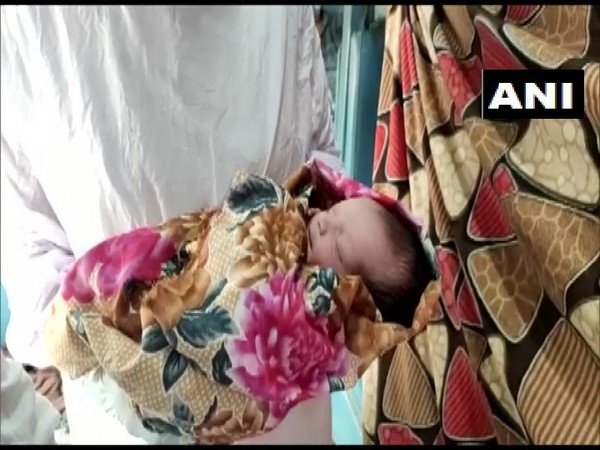 A migrant worker delivered a baby on a train in Bihar.