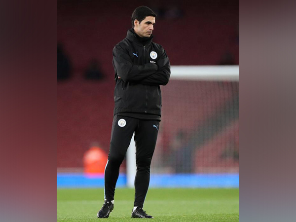  Manchester City's assistant coach Mike Arteta