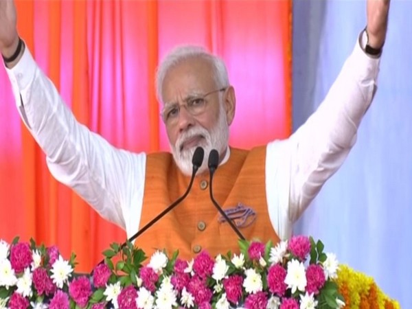 Prime Minister Narendra Modi addressing a gathering at Sardar Sarovar dam site in Gujarat on Tuesday. Photo/ANI
