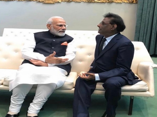 Prime Minister Narendra Modi and Mauritius President Paramasivum Pillay Vyapoory in New York on Friday. (Photo Credits: Mauritius PM Pravind Jugnauth Twitter)