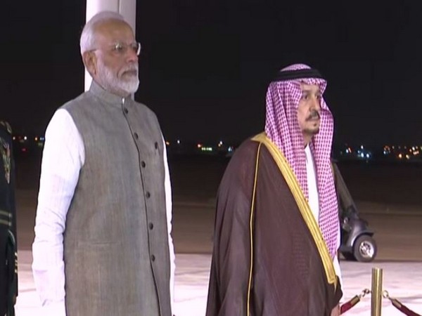 Prime Minister Narendra Modi inspecting the guard of honour at Riyadh International Airport on Monday night. Photo/ANI
