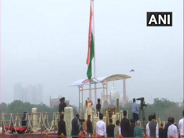 PM Narendra Modi hoists the national flag on the occasion of 74th Independence Day. [Photo/ANI]
