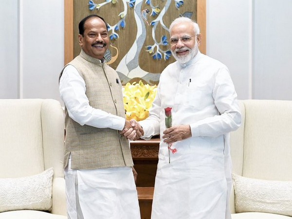 Jharkhand Chief Minister Raghubar Das with Prime Minister Narendra Modi in Delhi