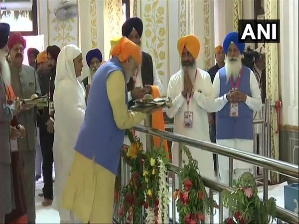 Prime Minister Narendra Modi at Ber Sahib Gurdwara in Sultanpur Lodhi, Punjab on Saturday.