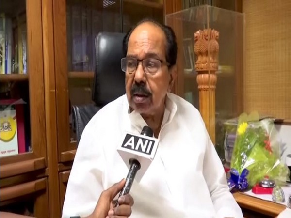 Congress leader M Veerappa Moily speaking to ANI in Bengaluru on Saturday. Photo/ANI