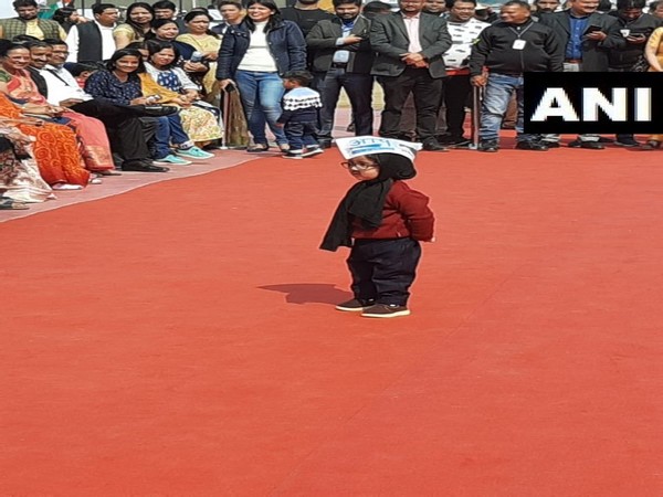 'Little Mufflerman', the boy dressed as Arvind Kejriwal whose images went viral on counting day, present at the oath-taking ceremony. (Photo/ANI)