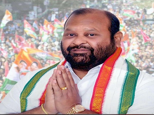 Senior Andhra Pradesh Congress leader Mukesh Goud 