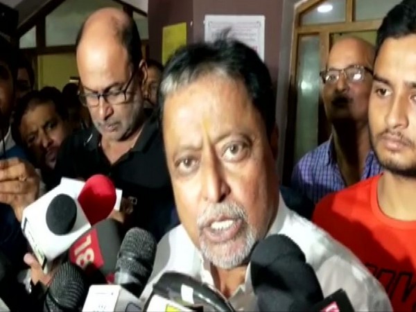 BJP leader Mukul Roy speaking to media persons outside CBI office in South Kolkata on Saturday. Photo/ANI