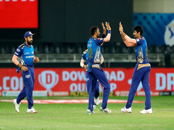MI players celebrating after taking a wicket against Delhi Capitals (Photo: BCCI/ IPL)