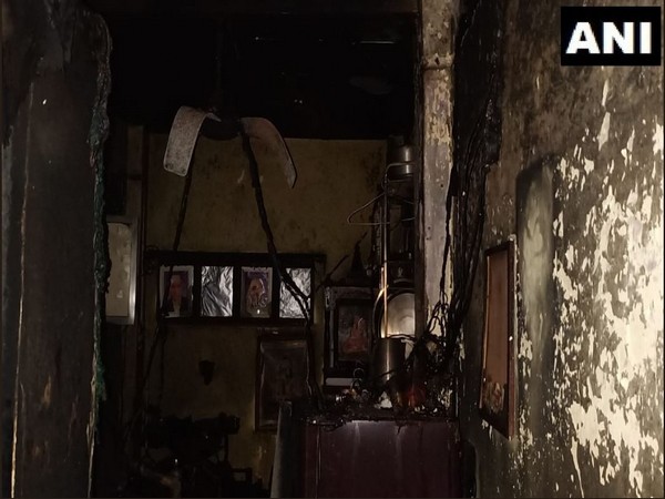 Nine persons got injured in the fire that broke out in Mumbai on Wednesday. Photo/ANI