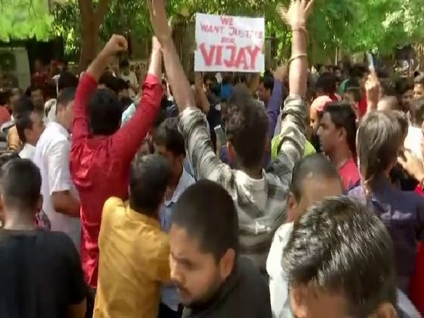 The friends, family and relatives of Singh staged a protest outside Wadala TT Police station on Tuesday, holding placards demanding justice for Singh, who died in custody at Wadala.