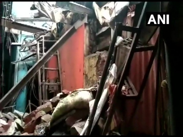 One dead, four injured after part of house collapsed in Mumbai on Thursday. Photo/ANI