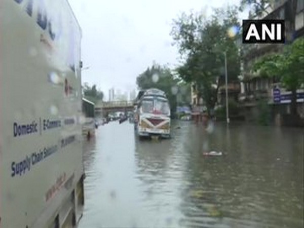 Due to continuous rains and waterlogging, traffic on all lines in Mumbai Suburban section between Churchgate and Dadar suspended.  [Photo/ANI]