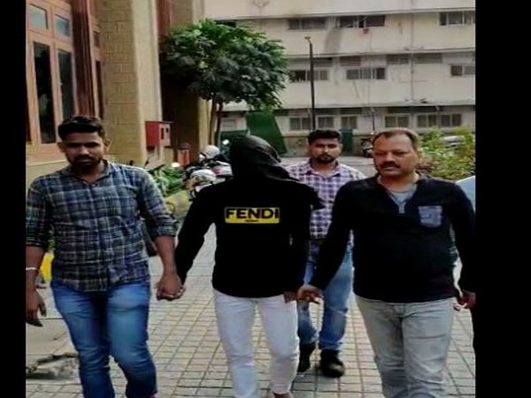 Mumbai Police Crime Branch on Sunday arrested a man with Fake Indian Currency Notes (FICN) worth over Rs 23 lakhs. Photo/ANI