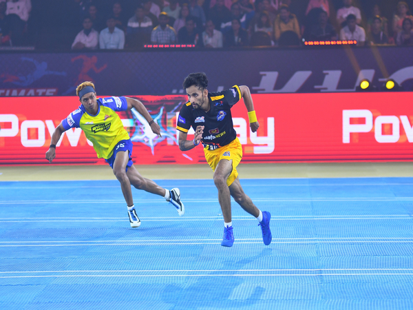 Mumbai Khiladis in action against Rajasthan Warriors in UKK