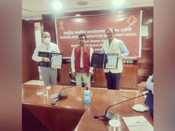 L to R: Deepak Ashish Kaul, Director, Finance and Administration, NRIDA, Dr. Ashish Kumar Goel, IAS, JS, MoRD and DG, NRIDA, Manoj Kumar Sharma, MD, MSC