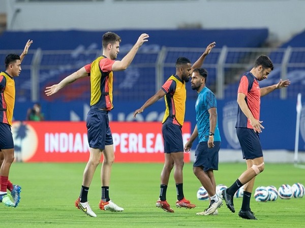 NEUFC players going through the drills (Image: ISL)