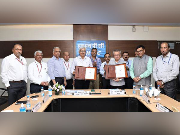 NHPC Limited and Damodar Valley Corporation officials after signing of MoU.