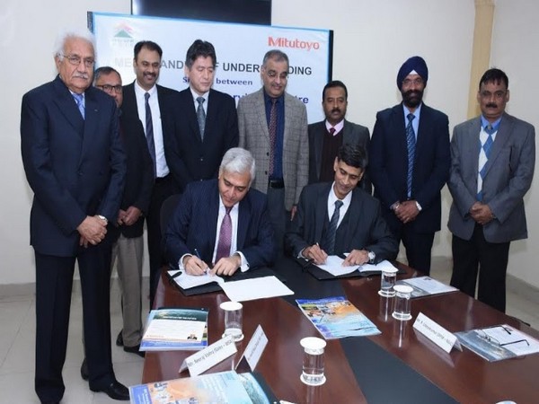 Vijayendra (IAS), CMD, NSIC and P Udayakumar, Director (P&M), NSIC appreciate as NSIC signs MoU with Mitutoyo South Asia (Japan)