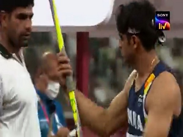 Arshad Nadeem and Neeraj Chopra (Image: Screengrab from Twitter)