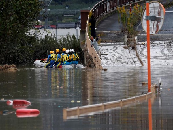 Rescue work underway in Nagano, Japan on Oct 14 (Photo/Reuters) 