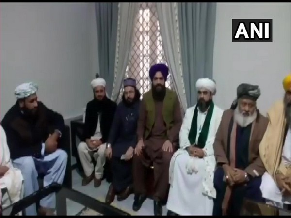 A delegation of Muslim leaders visited Gurdwara Nankana Sahib on Saturday. Pro-Khalistani leader Gopal Chawla (in the purple turban in the picture) was also seen.