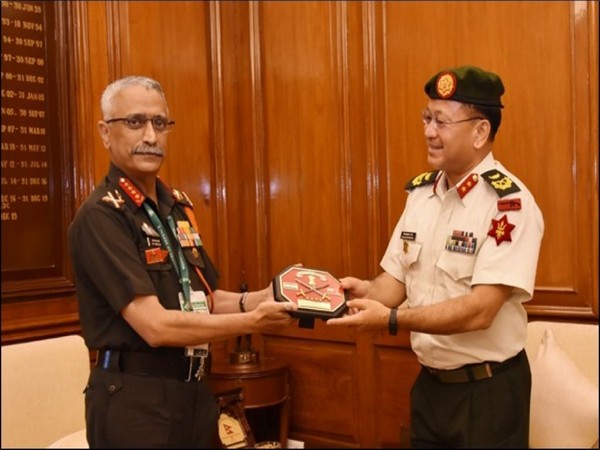 Nepal's Army Director General of Military Training & Doctrine Niranjan Kumar Shrestha with Army Chief General MM Naravane. (Twitter)