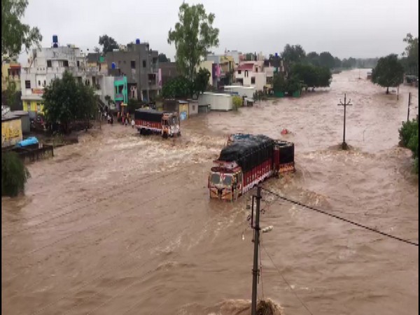 Heavy rainfall leads to flood-like situation in Nashik. Photo/ANI