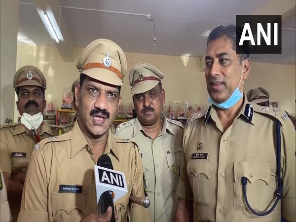 SP Pramod Wagh (left) and Police Commissioner Deepak Pandey (right) (Photo/ANI)