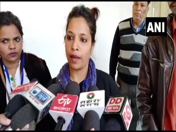 Naziran Bano speaking to media persons in Kota, Rajasthan.