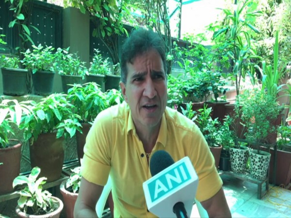 Complainant Neeraj Yagnik speaking to ANI in Indore, MP on Saturday. Photo/ANI