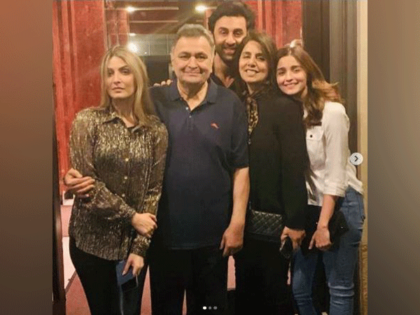 Riddhima Kapoor Sahni, Rishi Kapoor, Neetu Kapoor, Alia Bhatt and Ranbir Kapoor (image courtesy: Instagram)