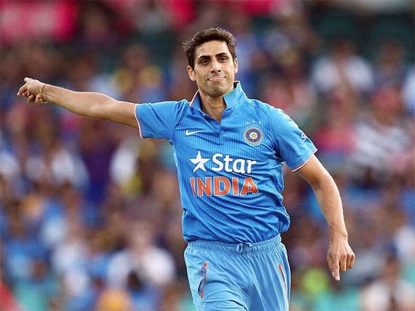 Former India pacer Ashish Nehra (Photo/VVS Laxman Twitter) 