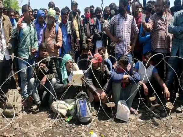 Migrant workers stranded at Raxaul-Birgunj border after the two countries imposed a lockdown 