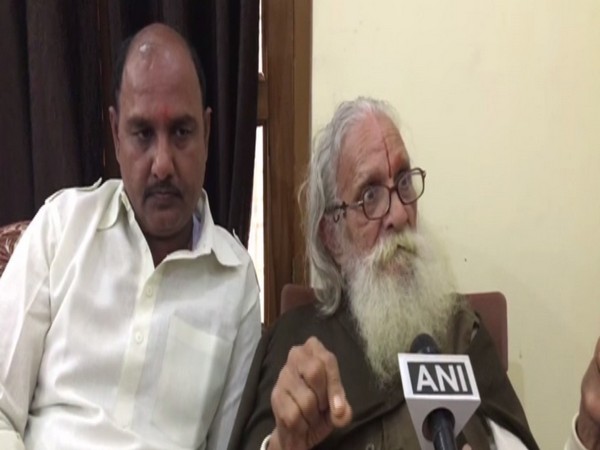 Nirmohi Akhara Sarpanch Raja Ram Chandra Das talking to ANI on Sunday. Photo/ANI