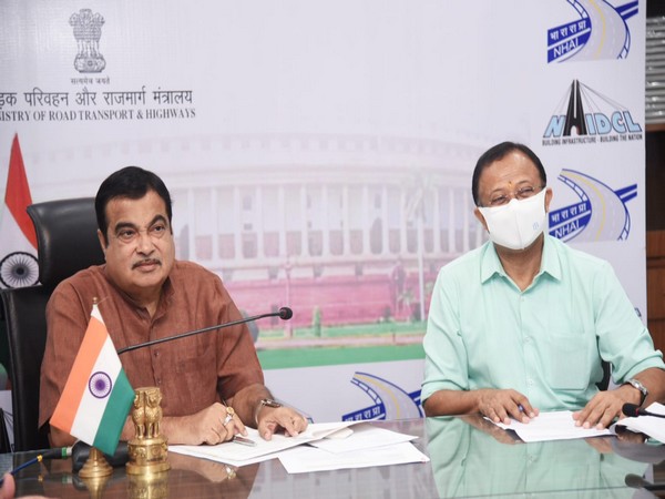 Union Road Transport Nitin Gadkari and V Muraleedharan (Photo/PIB)