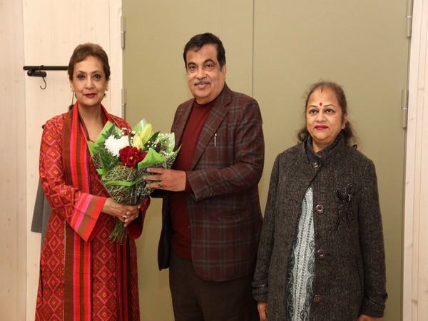 Union Minister Nitin Gadkari welcomed by Indian Ambassador in Sweden, Monika Kapil Mohta, in Stockholm on Monday.